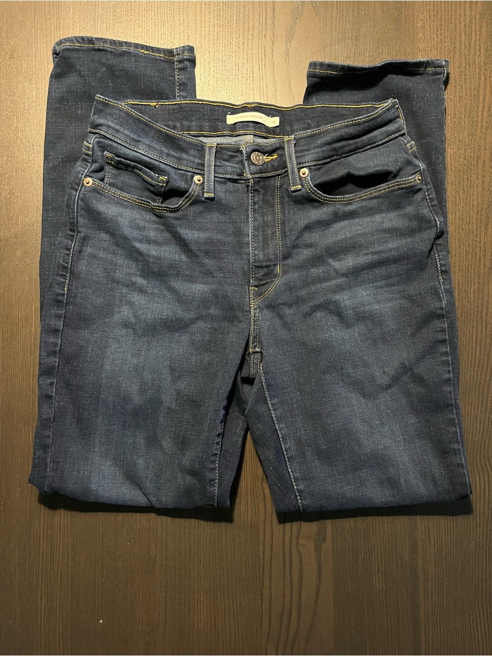 Levi’s Classic Straight Dark Wash Jeans Women’s Size 4